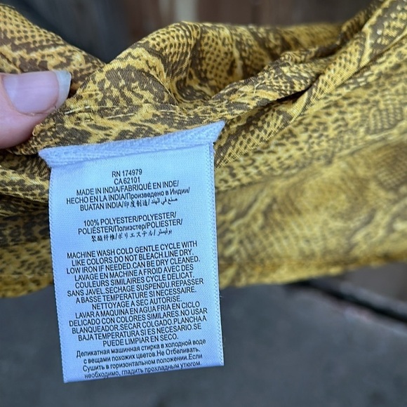 BCBGMAXAZRIA Women's Snake Print Wrap Kimono Yellow Size M/L - Picture 4 of 4